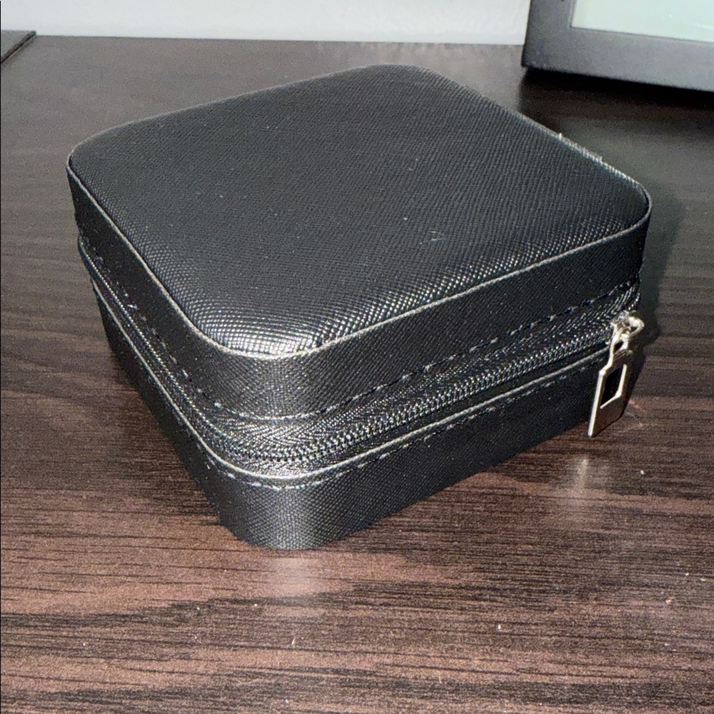 Compact Jewelry Organizer Box NWT - Picture 3 of 6